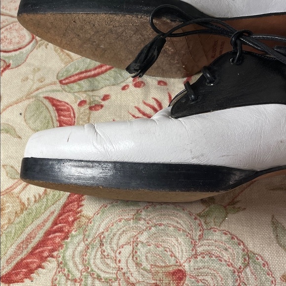 Yves Saint Laurent Two-Tone Lace-Up Oxford Suede Lace Up Flats Vintage - Picture 7 of 14